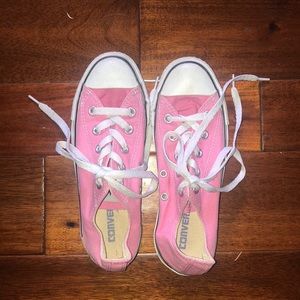 Brand new pink converse!!
